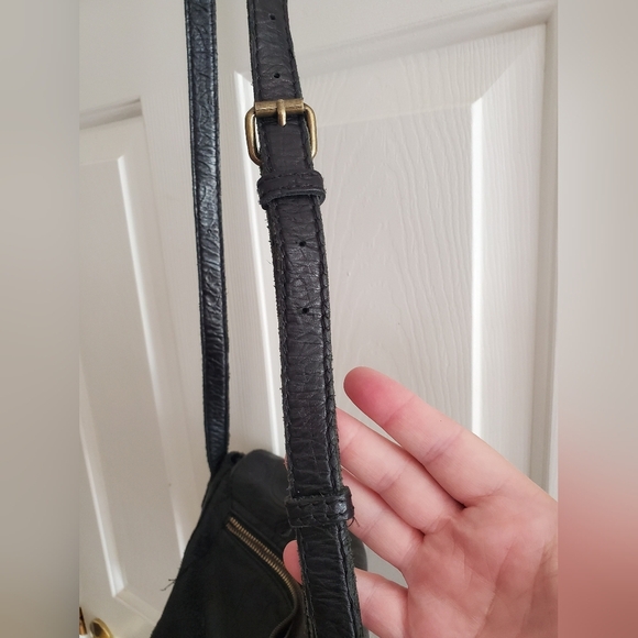 America Leather Co Leather Embossed Navy Crossbody - Picture 14 of 14